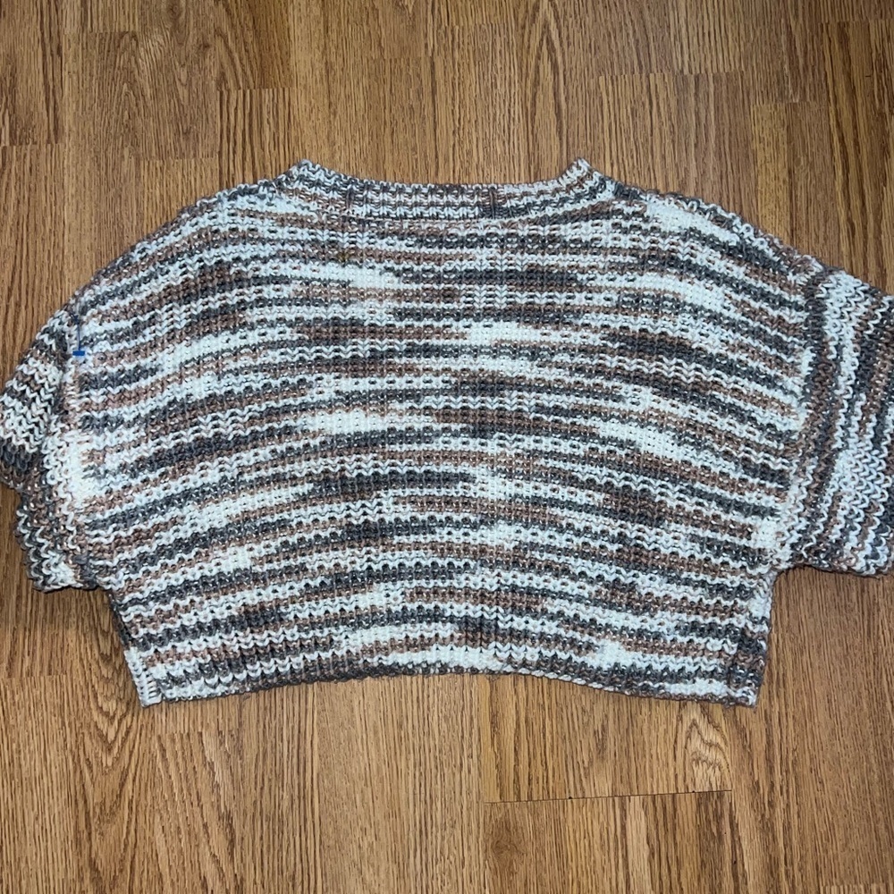Sweater - Picture 4 of 4